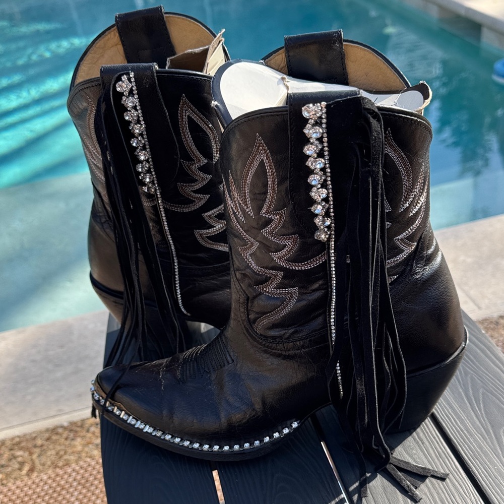 Idyllwind Custom Black Fringe w/Rhinestones, Heeled Short Boots - Picture 9 of 11